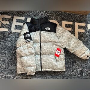 Supreme x The North Face Nuptse 'Paper Print'